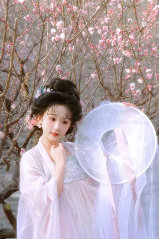 锐锐才不是菜狗 – 《春有约，花不误》[13P] - 机器猫次元