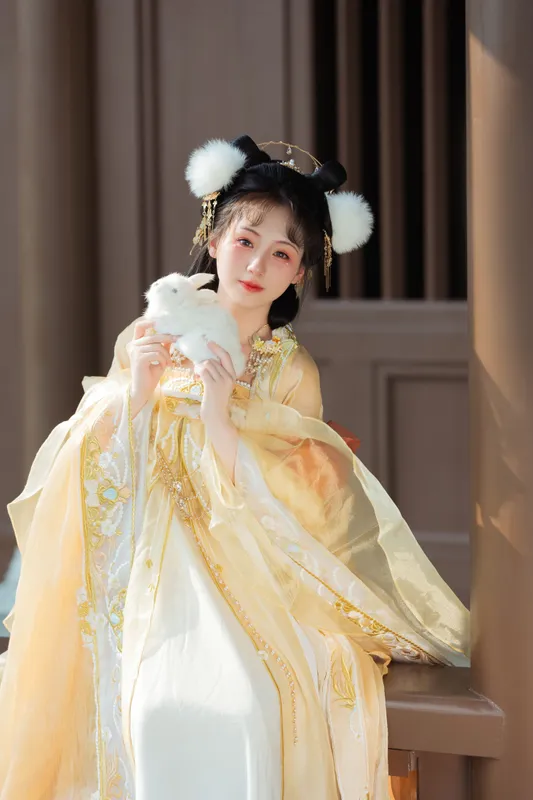 - 《玲珑玉兔》[14P]