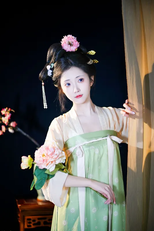 兔牙w – 《国色芳华》[19P] - 机器猫次元