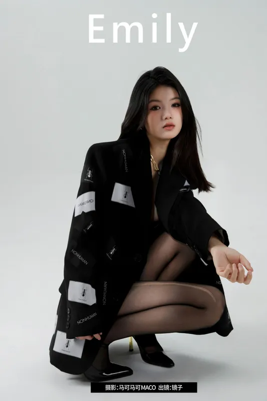 镜子 - 《Emily》[30P]
