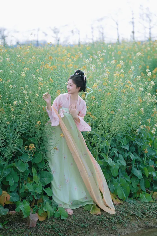 漩涡鸣子 – 《邂逅七彩花田里的仙女》[47P] - 机器猫次元