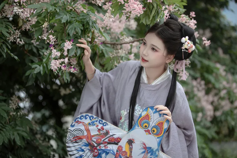 鹅鹅吃不饱 - 《春日游》[36P]