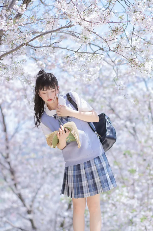 捉到一只苏苏 - 《花信物语》[17P]