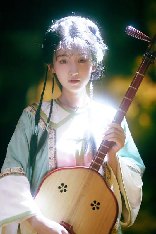 一只梳子君 – 《误入眉眼，可叹惊鸿》[13P] - 机器猫次元