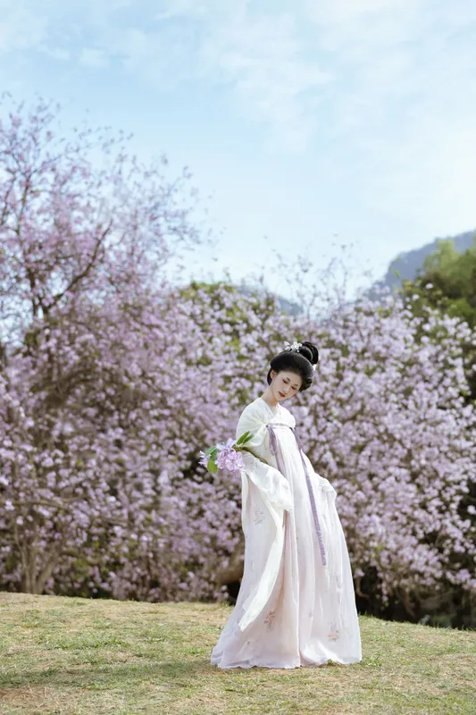小y今天也很开心 – 《咏紫荆》[19P] - 机器猫次元