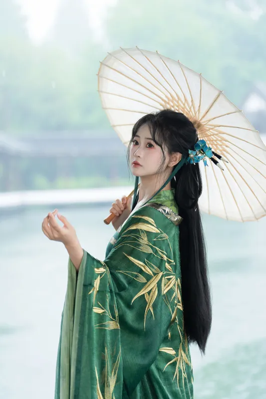 湫一只岁岁 – 《清冷》[32P] - 机器猫次元