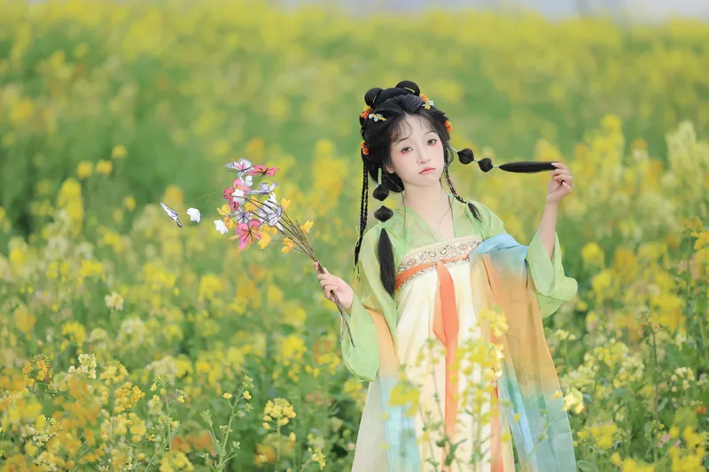 君尹兰 – 《春日之约》[18P] - 机器猫次元