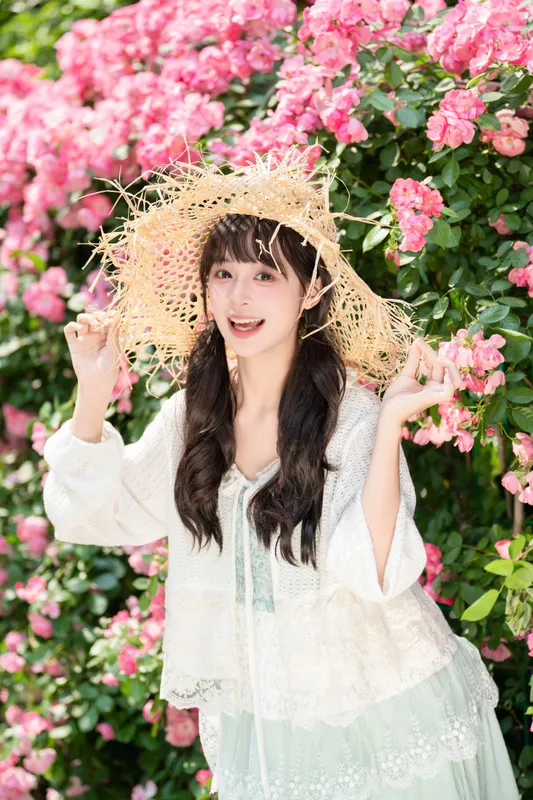 夏芋小年 – 《五月的蔷薇》[35P] - 机器猫次元