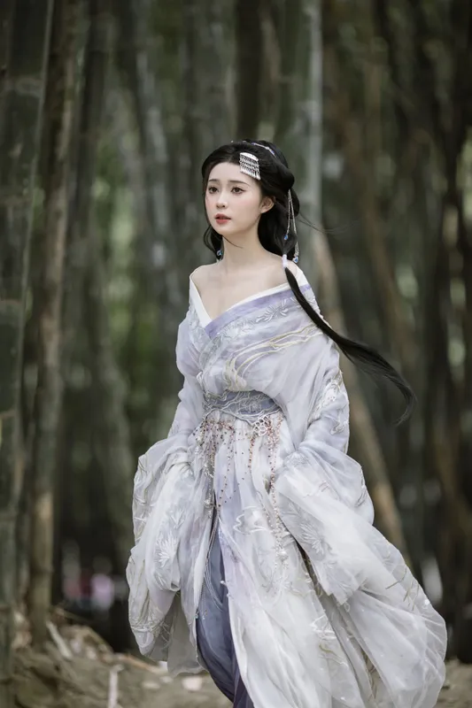 褚鸢鸢 – 《今天的风是杜鹃花香》[18P] - 机器猫次元