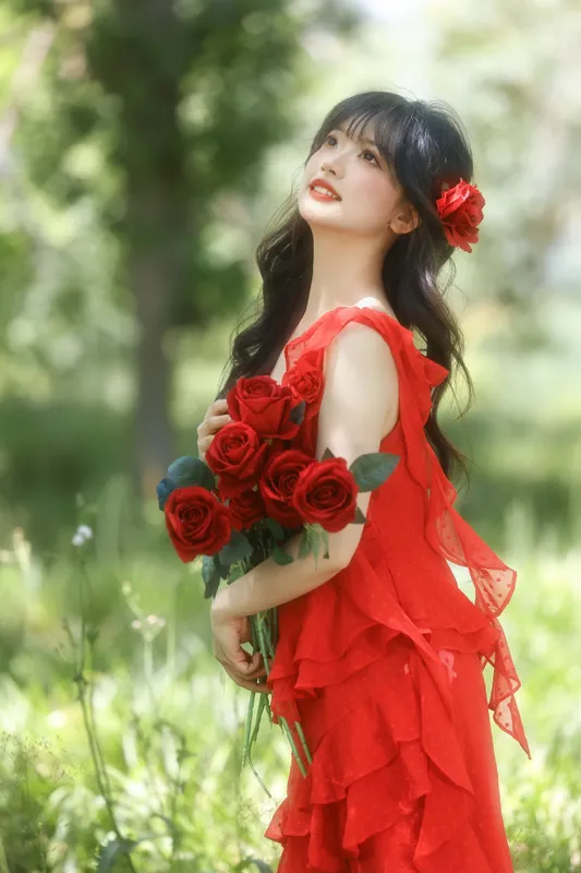 狮子 – 《满屏生命力，像极了夏日肆意绽放的红玫瑰》[20P] - 机器猫次元