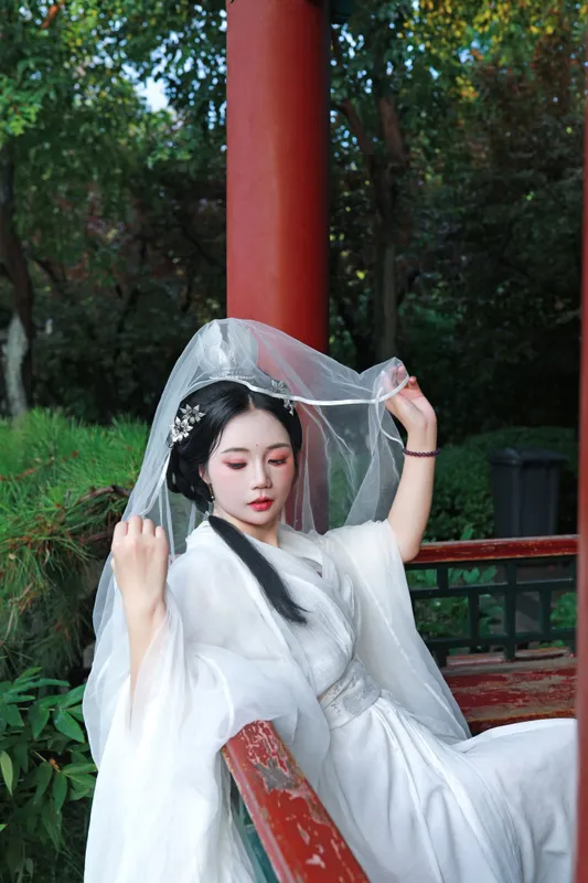 辉儿 – 《汉服菩萨装写真-济南豹突泉》[28P] - 机器猫次元