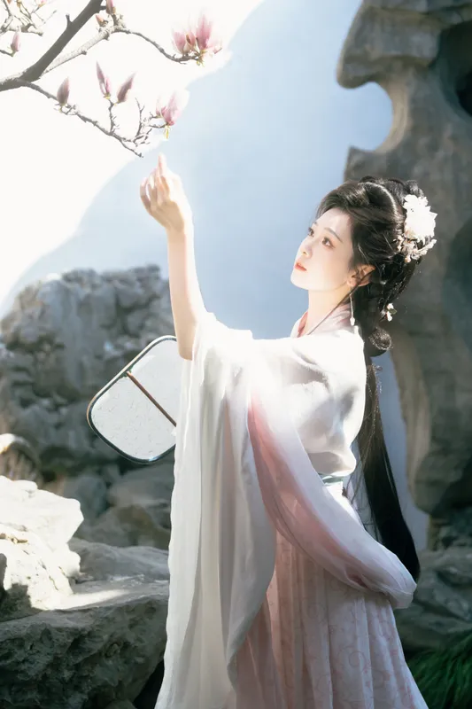 甜心芽芽 – 《二乔玉兰 | “梦里不知身是客”》[15P] - 机器猫次元