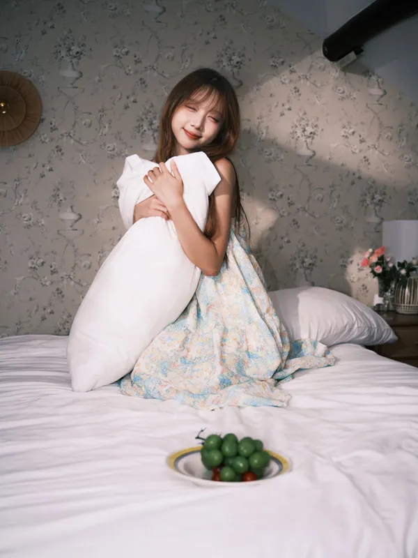 醒醒 – 《起床梳洗的阁楼少女》[25P] - 机器猫次元