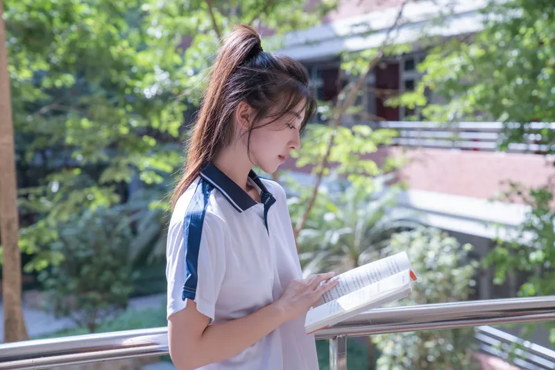 小鹿 – 《蓝白校服里的青春图鉴》[41P] - 机器猫次元