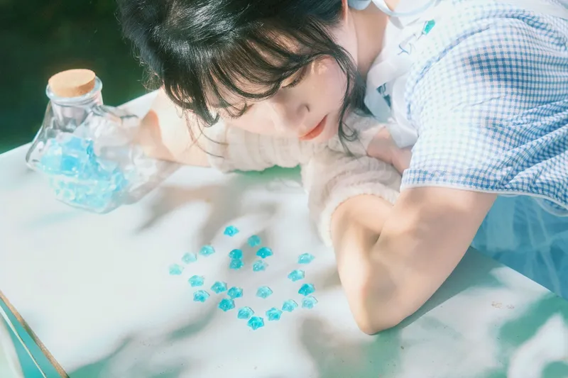 璐璐 - 《光》[18P]