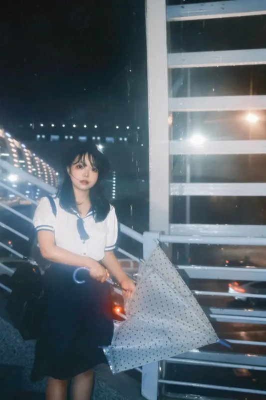 贝贝不睡觉 - 《雨天》[15P]
