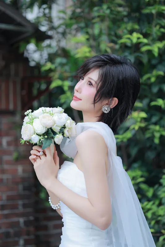 《穿上婚纱去当甜心》[13P] - 机器猫次元