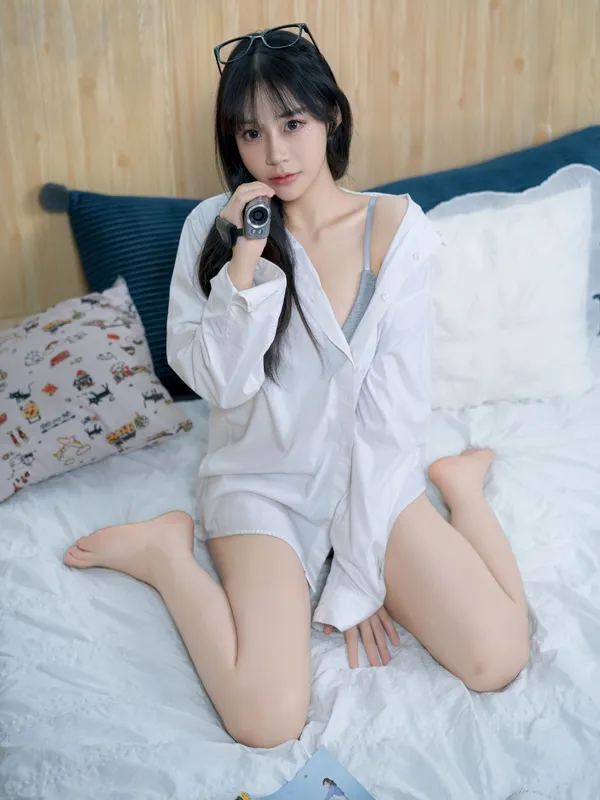 一元同学Jodie – 《CK内衣妹子的室内生活》[33P] - 机器猫次元
