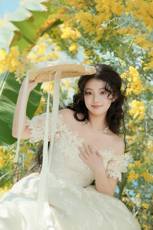 只是王梓融 – 《金合欢树下的法式少女》[27P] - 机器猫次元