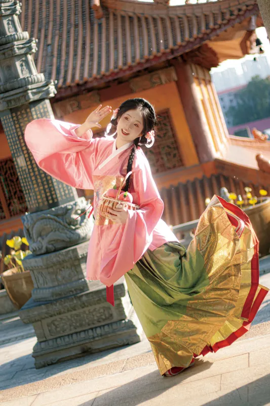 蔸小黄鸡 - 《明制也能可可爱爱》[9P]