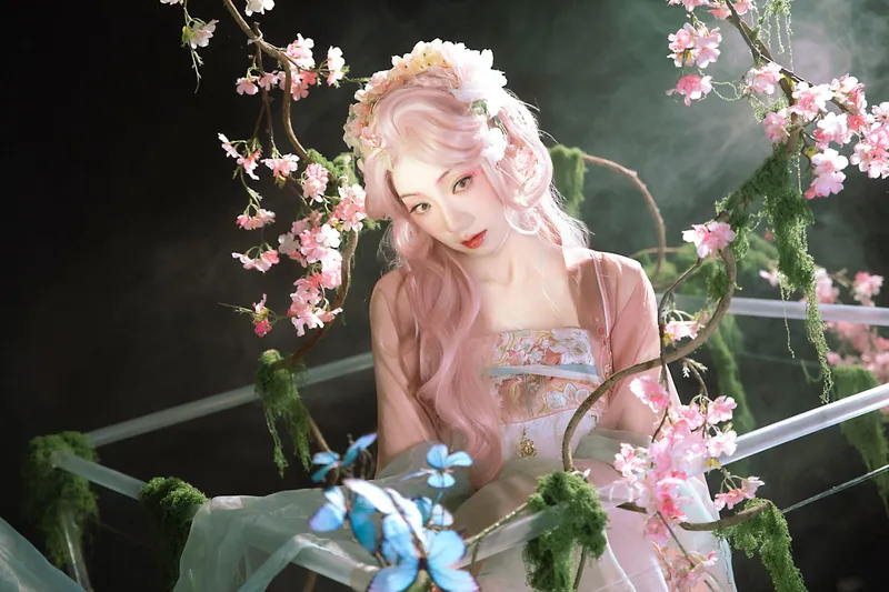 九上天 - 《花房里的花成精了》[11P]