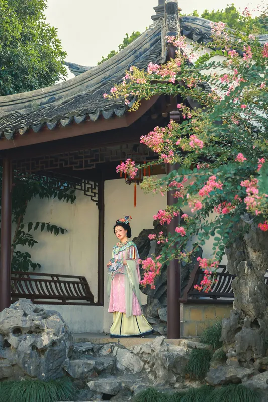 酸奶加心好好次 - 《夏日的紫薇花》[15P]