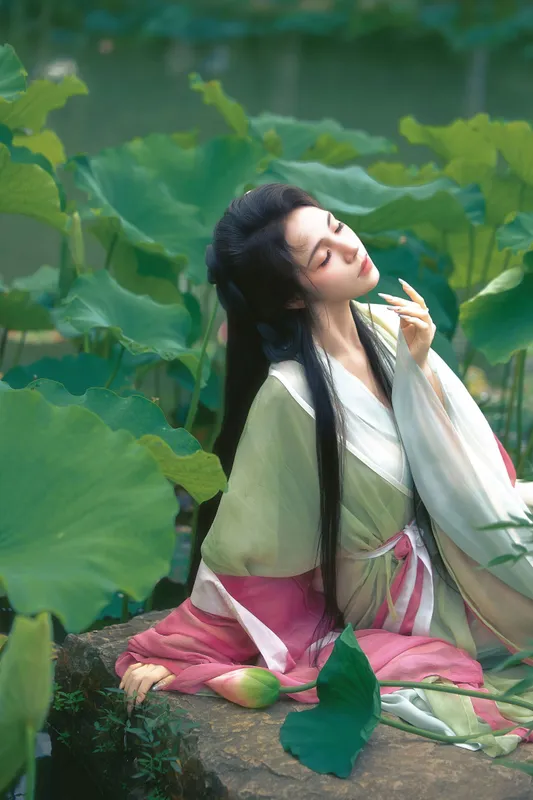 顾小满 - 《清冷荷》[13P]