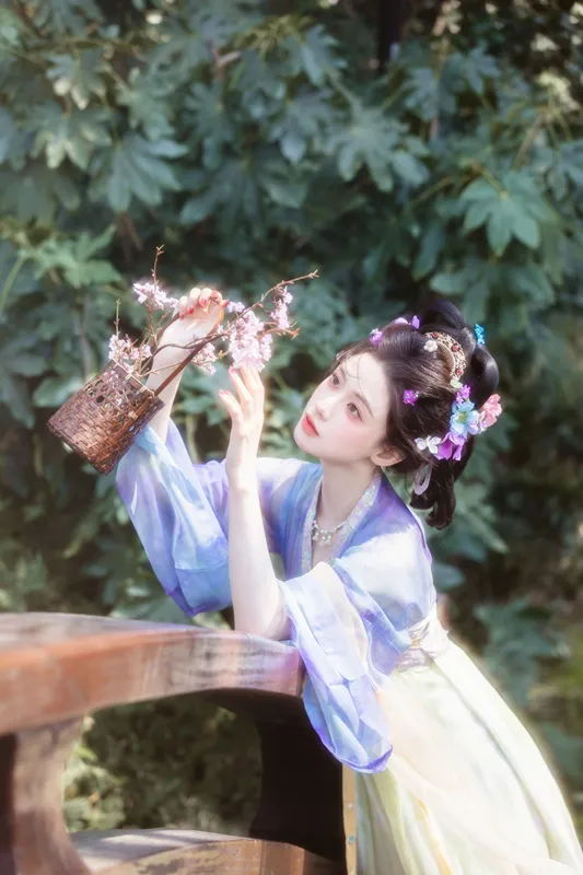 康渝茜Niki - 《眸映星光，步步生花》[35P]