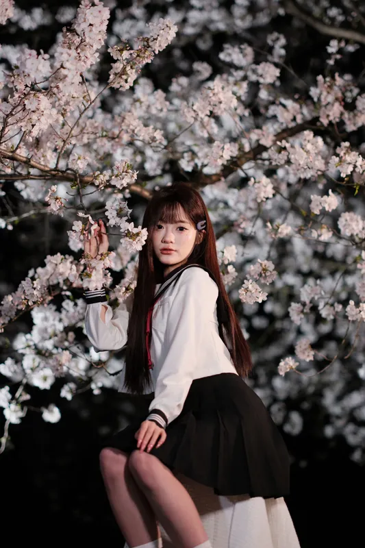 纯纯 - 《夜樱人像 富士中画幅直出》[25P]