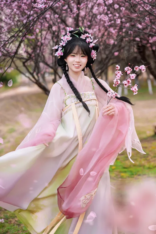 珠珠 – 《春樱赴约，桃气少女》[10P] - 机器猫次元