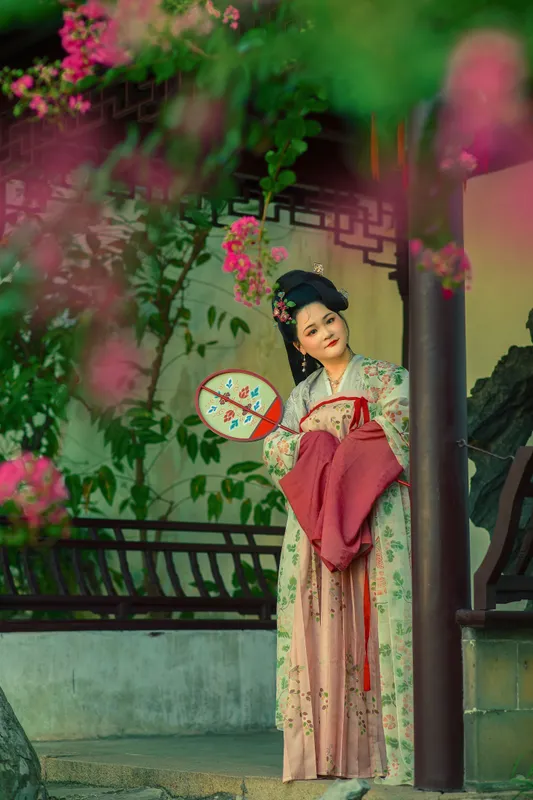 《网师园的紫藤》[16P]