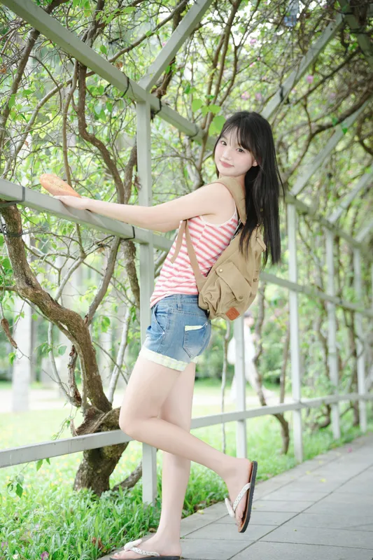 《夏季女孩》[12P]