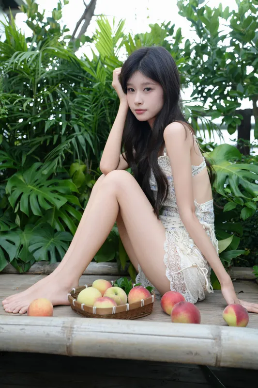 《清凉一夏 | 水蜜桃少女写真》[15P] - 机器猫次元