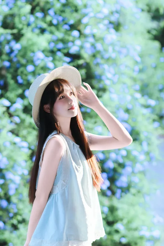 《盛夏的蓝雪花》[39P] - 机器猫次元