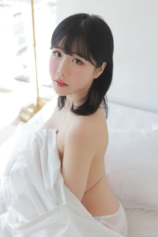韩网可爱性感网红Addielyn - Topless Girl [68P]