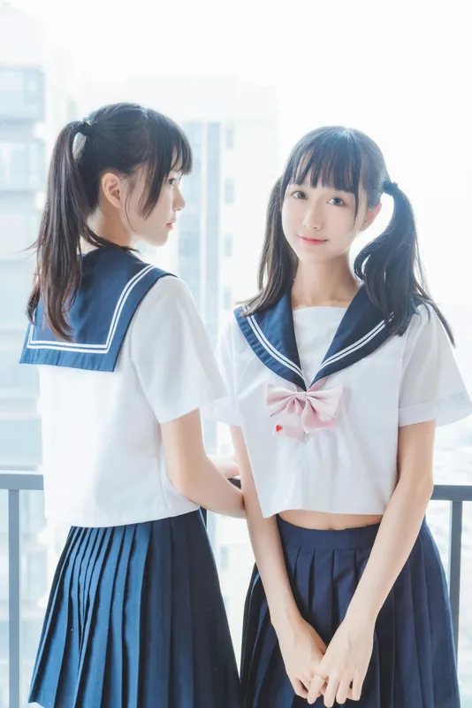木绵绵OwO&桜桃喵 她(制服×制服) [38P] - 机器猫次元
