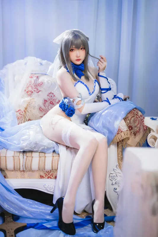 瓜希酱 – 路易九世礼服 [22P] - 机器猫次元