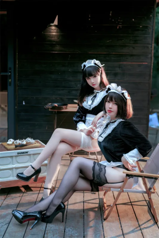 半半子&面饼仙儿 - メイド姉妹 [74P] - 机器猫次元