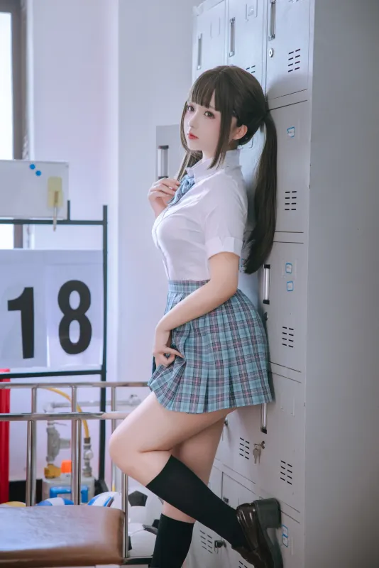 日奈娇 – 更衣室 [100P] - 机器猫次元