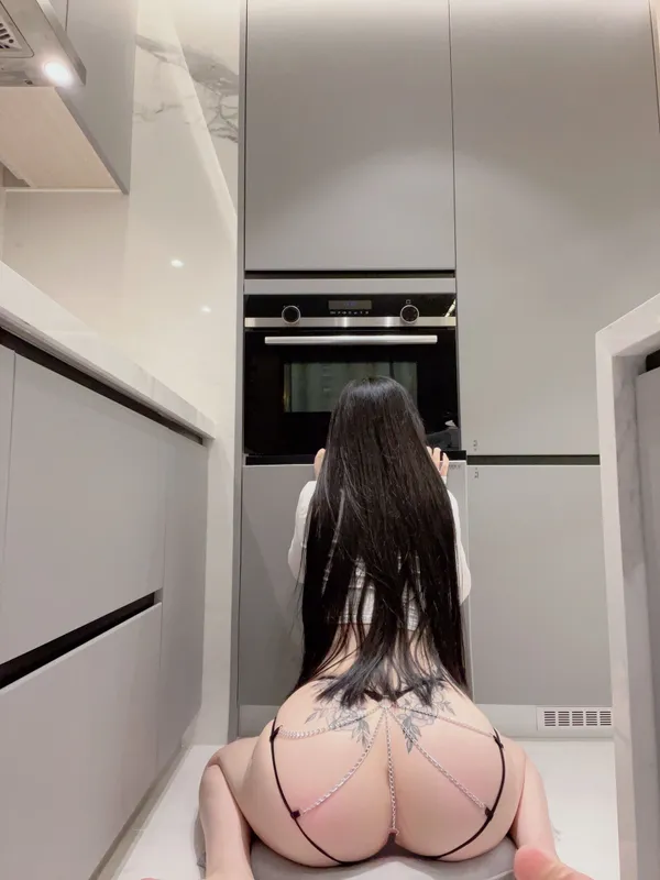 美臀女神左公子666 – 史上最细内内 [27P] - 机器猫次元