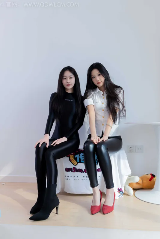 物恋传媒 NO.1887 小竹&美兔-黑白分明 [169P-1V-5.3G] - 机器猫次元