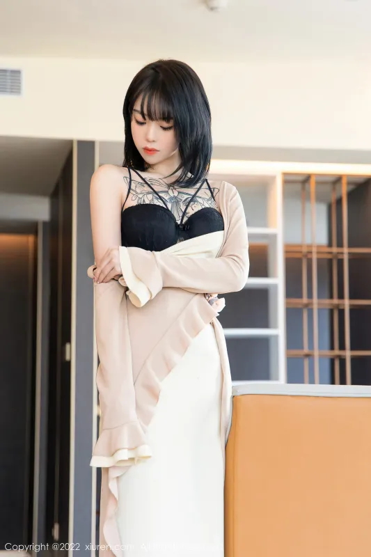秀人网 No.4700 奶瓶. 黑丝美腿性感写真 - 机器猫次元