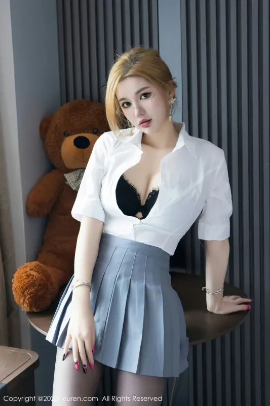 XiuRen 秀人 No.6836 杨可可coco 魅惑黑丝性感写真 [92P] - 机器猫次元