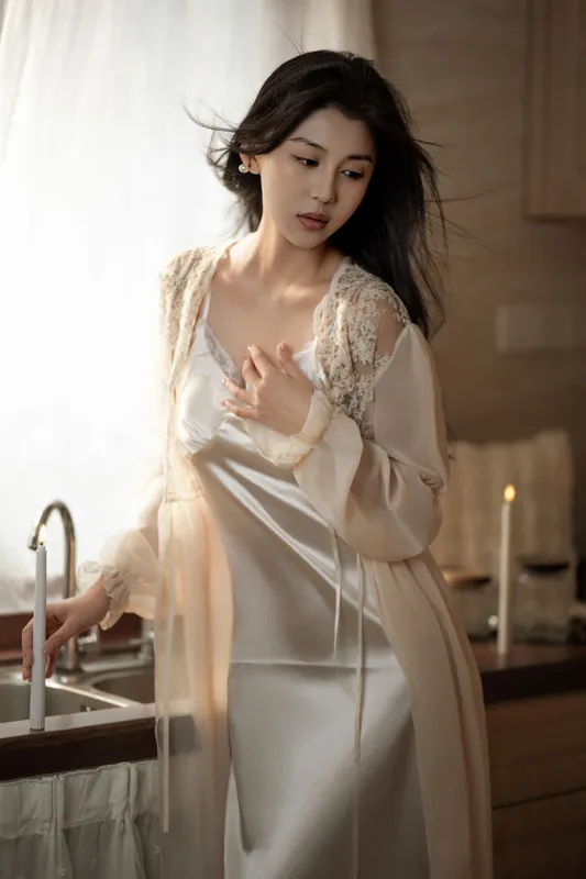 悦子 – 《周末悠闲的厨房少女》[13P]