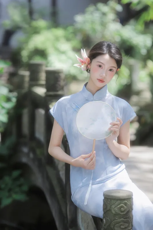 铜萱柒 - 《她是一朵清丽的百合花》[37P]