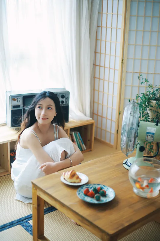 小u - 《夏天的风吹过她的发丝》[47P]