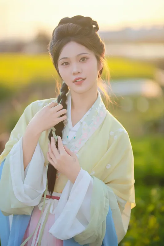 今天要去化妆玲 – 《油菜花与少女》[13P] - 机器猫次元