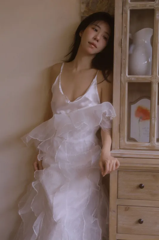 野生模特园子 – 《一抹素白》[10P]