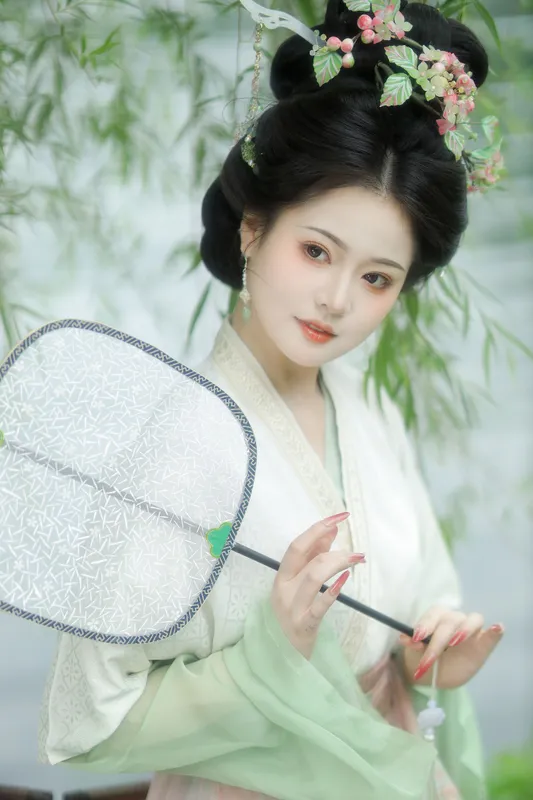 韫桉 – 《所谓伊人，在水一方》[10P]