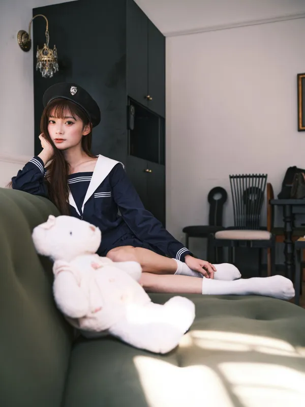 小山早见 – 《水手服少女与小熊娃娃的午后》[20P] - 机器猫次元